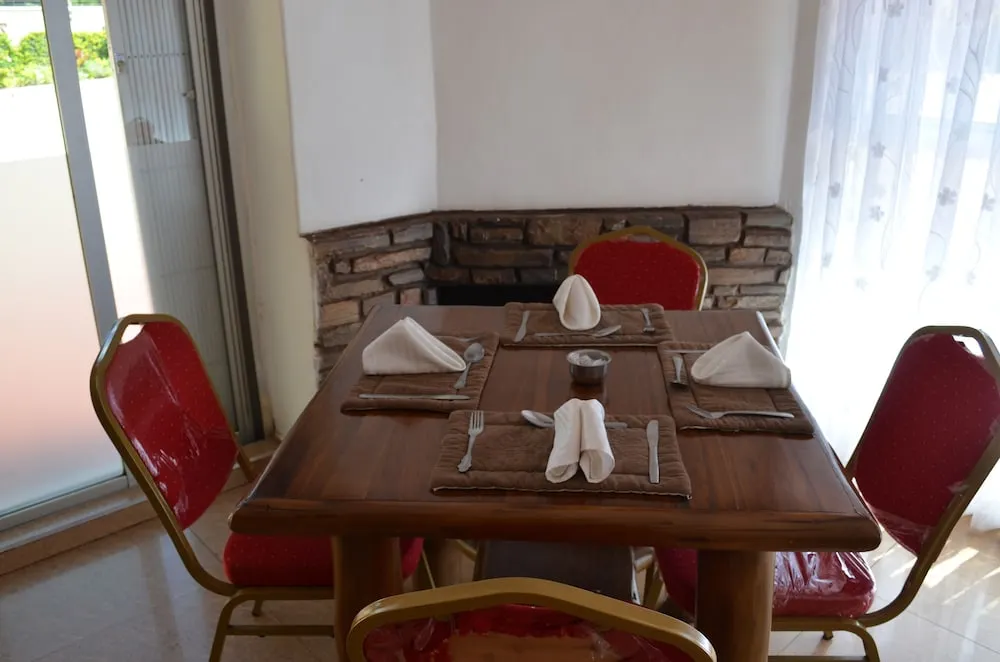 Kwithu Lodge gardens